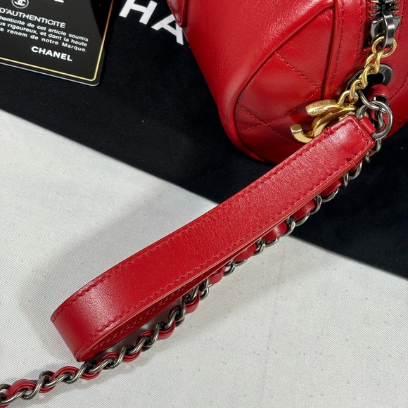 Beautiful NEW Chanel 20S Calfskin Chain Signature Bowling Bag Red - Picture 7 of 15
